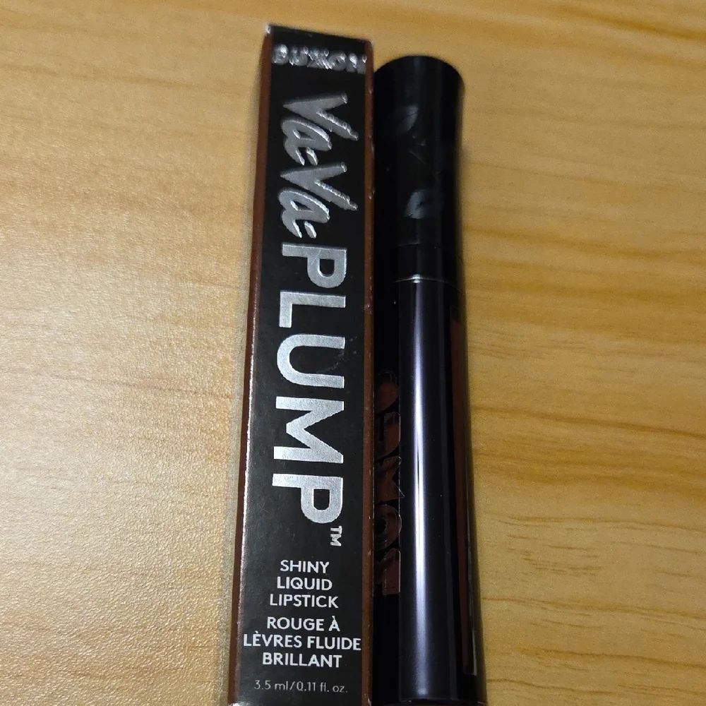 Buxom Va-Va-PLUMP Shiny Liquid Lipstick
